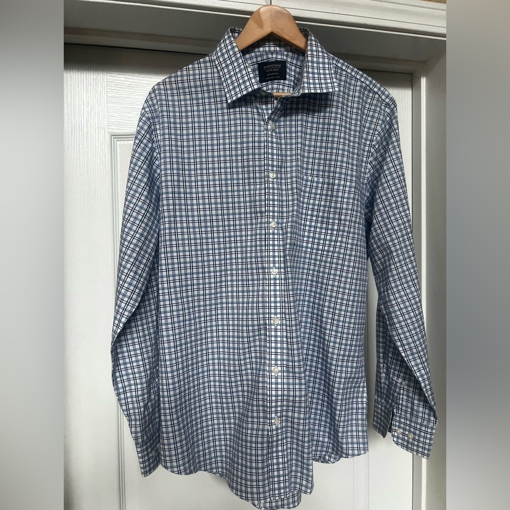 Nordstrom Men’s Plaid Dress Shirt / Button down